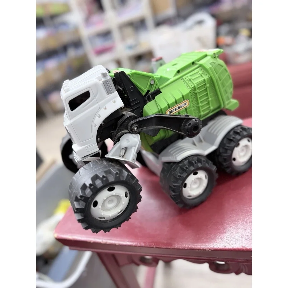 Mattel Matchbox Interactive Stinky The Garbage Truck Robot Talking 13